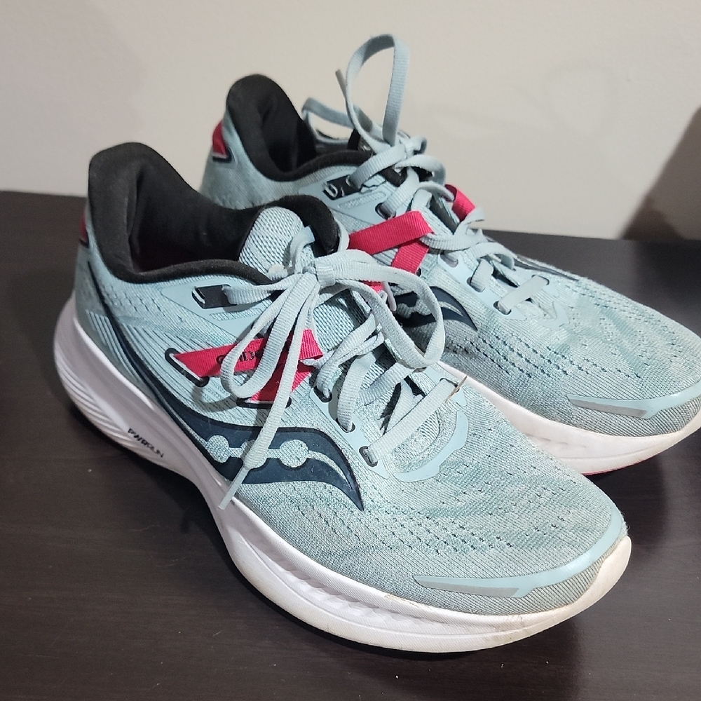 Saucony Women's GUIDE 16 Athletic Shoes